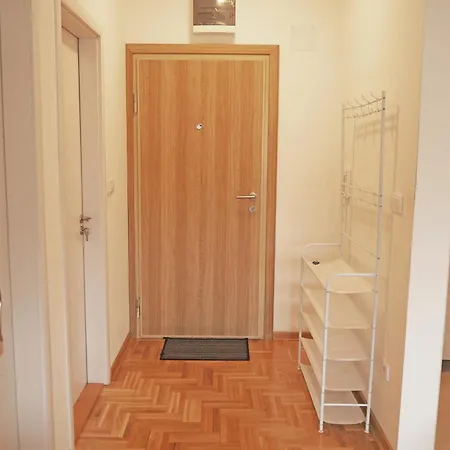 Cozy Nest Apartment Belgrade